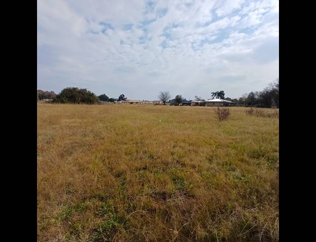 2,000M² VACANT LAND FOR SALE IN KOOKRUS